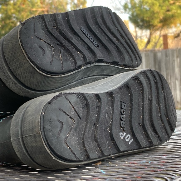 Bogs Kids Boots - Black and Blue Pattern - Picture 6 of 6